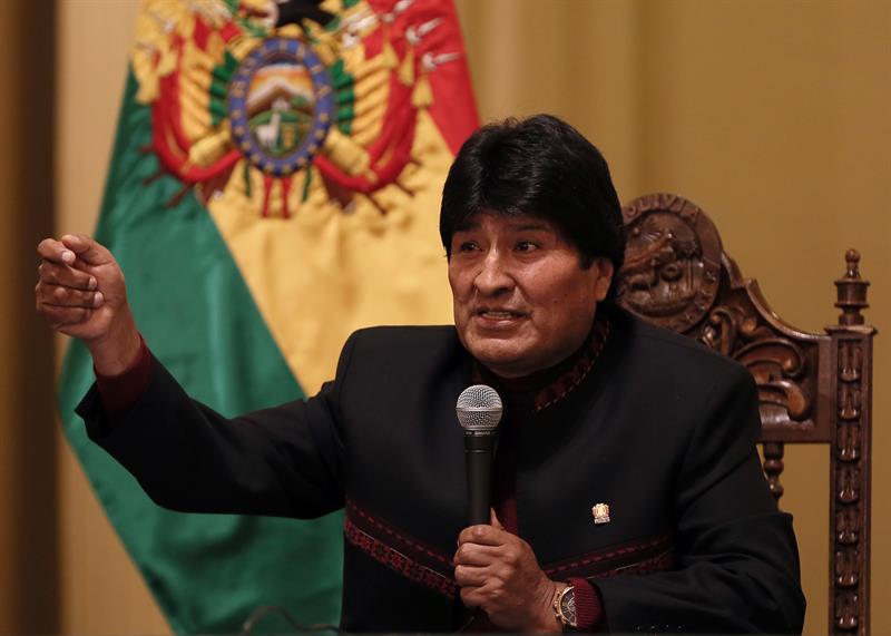  Evo Moralesåº†ç¥æ³•é™¢å®£å¸ƒæ–°çš„å¤æŸ¯æ³•å¾‹å®ªæ³•
